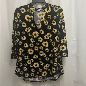 Navy/Daisy 3/4 Sleeve Top
